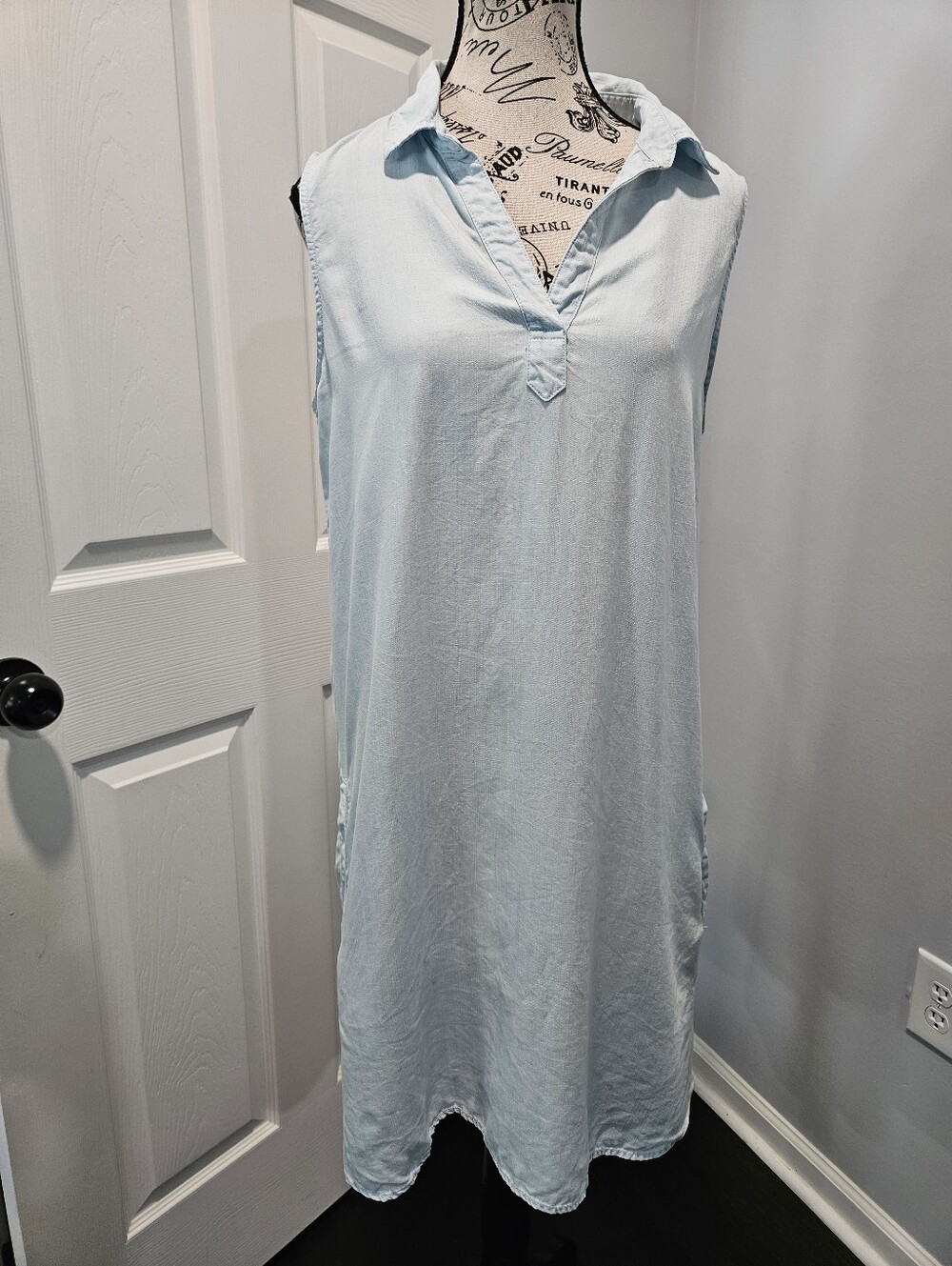 BeachLunchLounge Light Blue Sleeveless Soft Denim Dress Medium